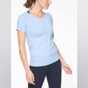 Athleta Foothill Seamless Light Blue Tee Size L